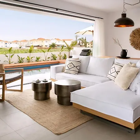 Amazing Lubbock 3 Bedrooms Private Outdoor Pool And Hot Tub Furnished Sun Terrace Shaded Furnished Terrace Bbq, Protaras