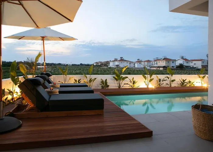 Amazing Lubbock 3 Bedrooms Private Outdoor Pool Villa Protaras